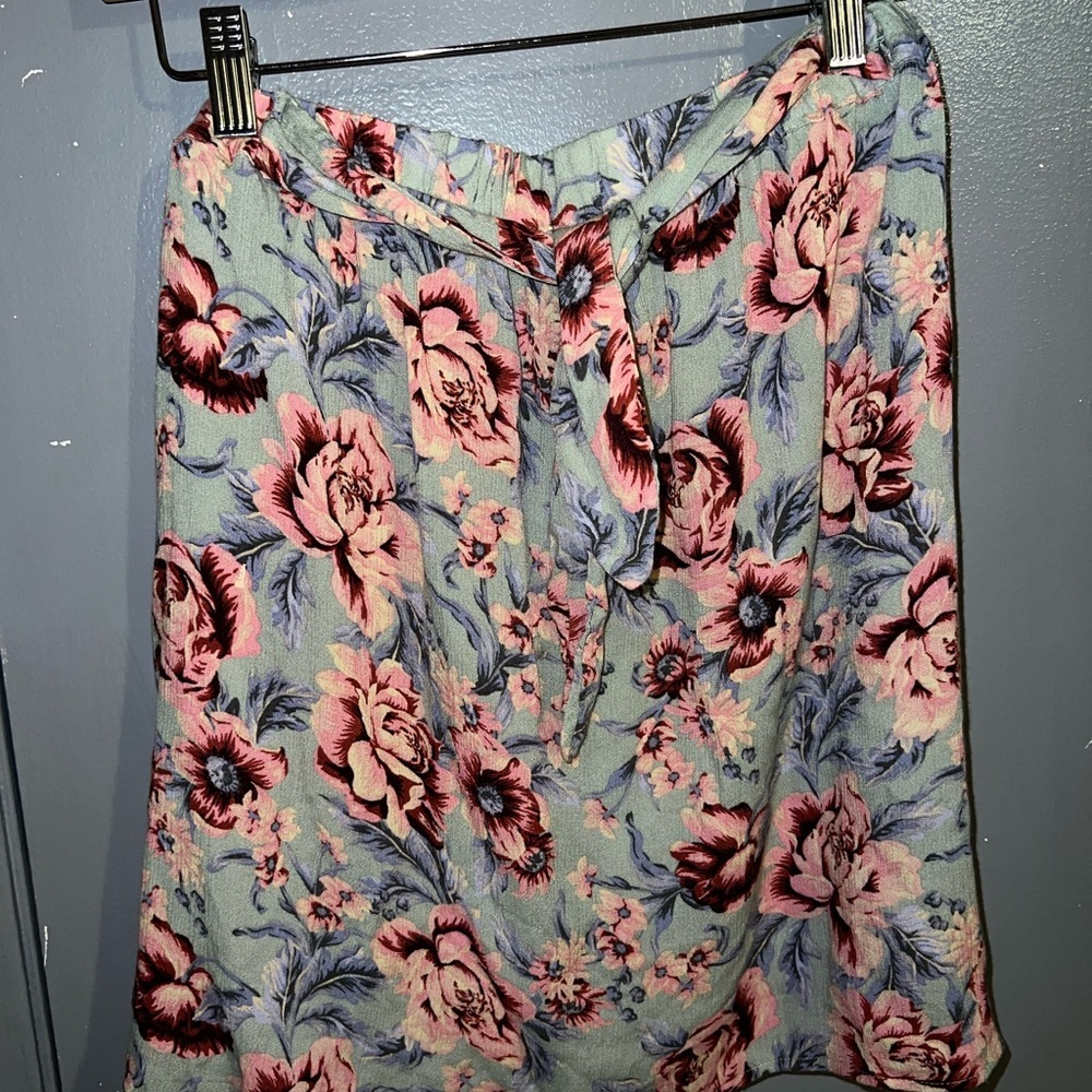 AMERICAN Eagle Outfitters size XXL floral skirts with double ties. 1 green 1 red - Picture 4 of 5